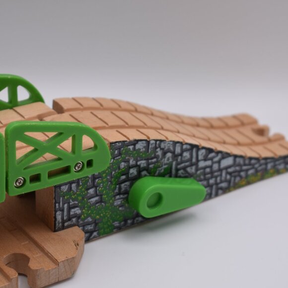Thomas & Friends Wooden Railway Stone Bridge Wooden Draw Bridge Clickity Clack - Picture 6 of 11